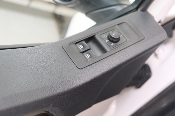 Volkswagen Transporter 2.0 TDI L2H1 DC Comfortline - N.A.P. Airco, Trekhaak.