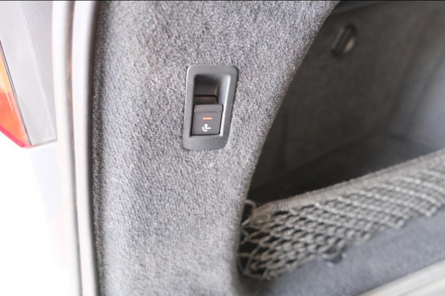 Audi A6 Avant 40 TDI Sport Launch edition Sport 2x S-Line - N.A.P. Airco, Cruise, Schuifdak, PDC, Navi, Trekhaak.