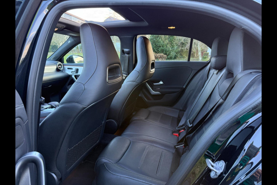 Mercedes-Benz A-Klasse AMG 35 4MATIC Edition 1