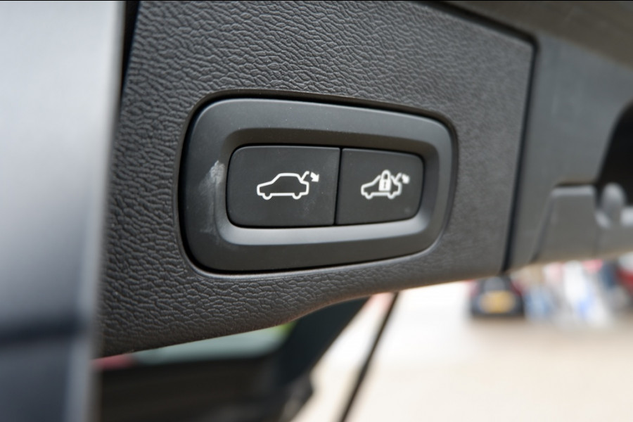 Volvo XC60 2.0 T6 AWD + Dark / Rijklaar prijs / Full option