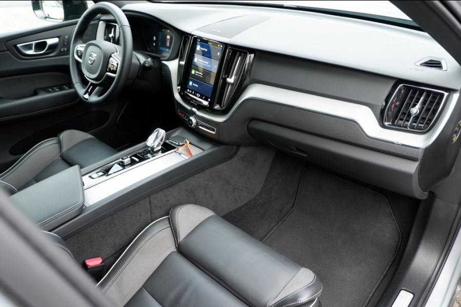 Volvo XC60 2.0 T6 AWD + Dark / Rijklaar prijs / Full option