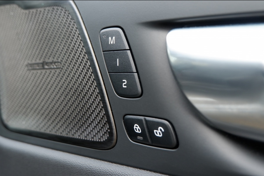 Volvo XC60 2.0 T6 AWD + Dark / Rijklaar prijs / Full option