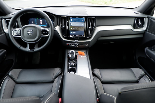 Volvo XC60 2.0 T6 AWD + Dark / Rijklaar prijs / Full option
