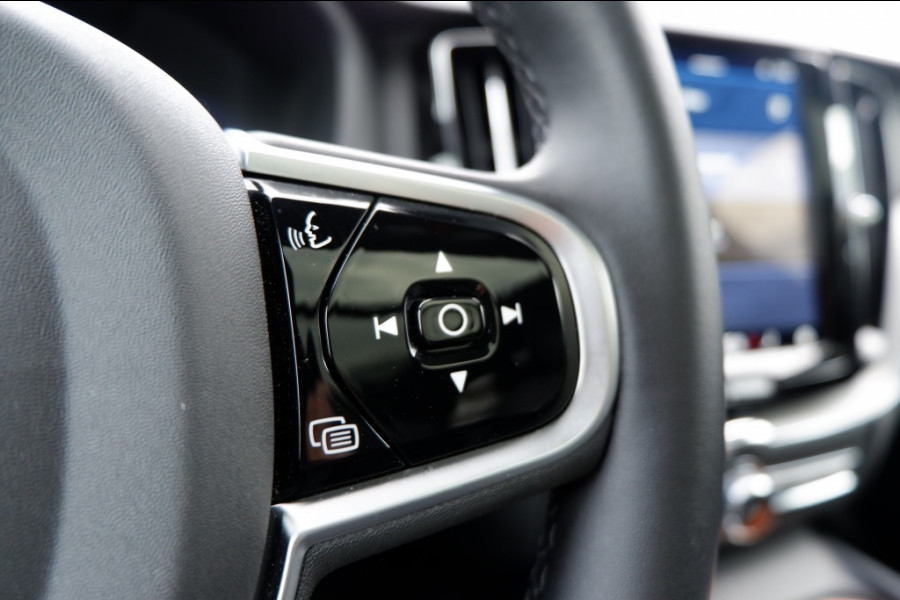 Volvo XC60 2.0 T6 AWD + Dark / Rijklaar prijs / Full option