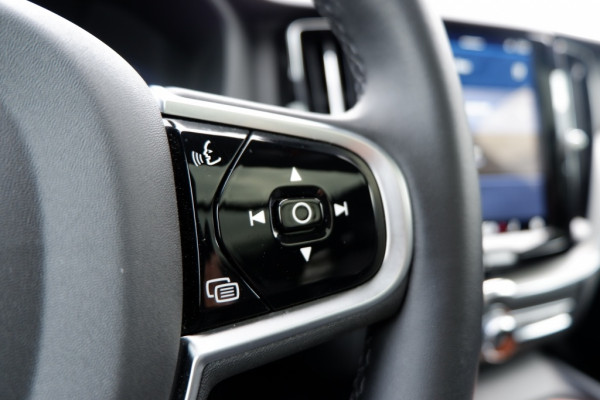 Volvo XC60 2.0 T6 AWD + Dark / Rijklaar prijs / Full option