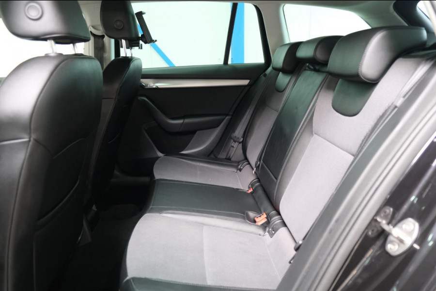 Škoda Octavia Combi 1.5 TSI Greentech Business Edition Automaat - N.A.P. Airco, Cruise, Navi, PDC.