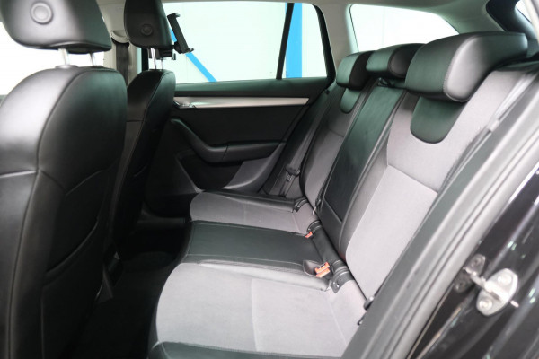 Škoda Octavia Combi 1.5 TSI Greentech Business Edition Automaat - N.A.P. Airco, Cruise, Navi, PDC.