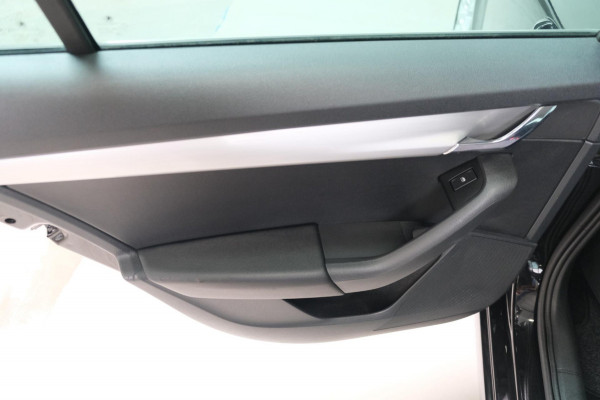 Škoda Octavia Combi 1.5 TSI Greentech Business Edition Automaat - N.A.P. Airco, Cruise, Navi, PDC.