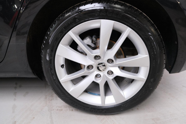 Škoda Octavia Combi 1.5 TSI Greentech Business Edition Automaat - N.A.P. Airco, Cruise, Navi, PDC.