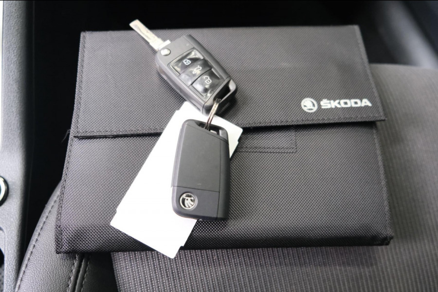 Škoda Octavia Combi 1.5 TSI Greentech Business Edition Automaat - N.A.P. Airco, Cruise, Navi, PDC.