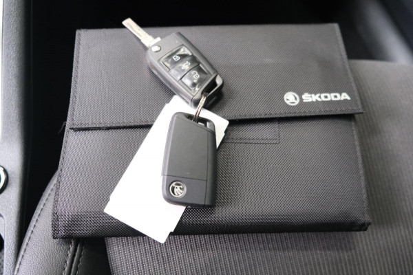 Škoda Octavia Combi 1.5 TSI Greentech Business Edition Automaat - N.A.P. Airco, Cruise, Navi, PDC.