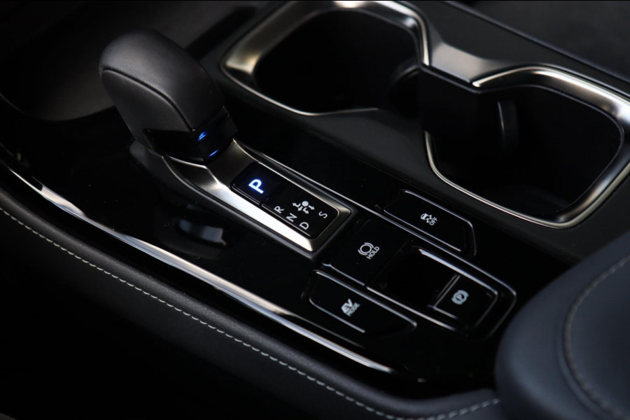 Lexus NX 350h / KEYLESS / ACC / CAMERA / CARPLAY