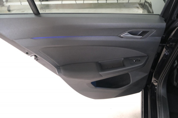 Volkswagen Golf 1.0 eTSI Life Automaat - N.A.P. Airco, Cruise, PDC, Navi.