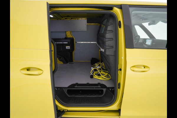 Volkswagen ID. Buzz Cargo 77 kWh [ 3-Fase ] {SOH-90%} *FULL-LED | ADAPTIVE-CRUISE | LANE-ASSIST | KEYLESS | DAB+ | CAMERA | DIGI-COCKPIT | NAVI-FULLMAP | HEATED-COMFORTSEATS | CCS-FASTLOADER | LANE-ASSIST | TOWBAR | 20"ALU*