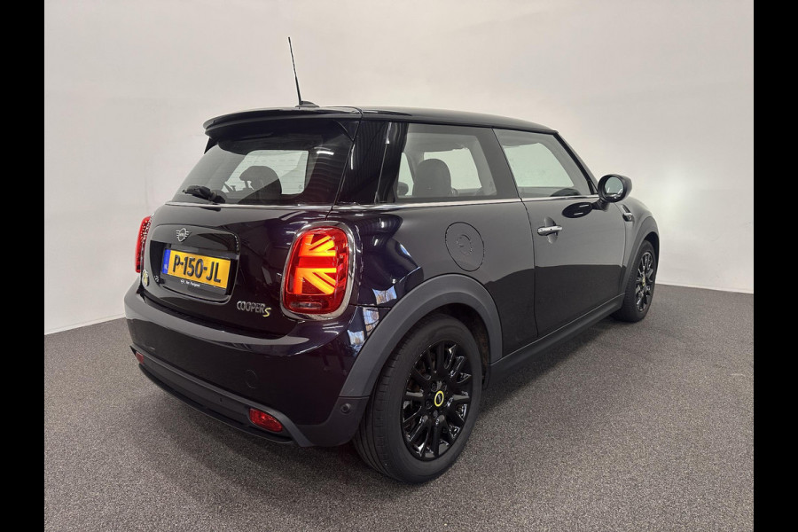 MINI Mini Electric Yours 33 kWh 136 pk Leder Harman/Kardon Navigatie Wireless Carplay Parkeersensoren VA Cruise Control Stoelverwarming Full Led Climate Control