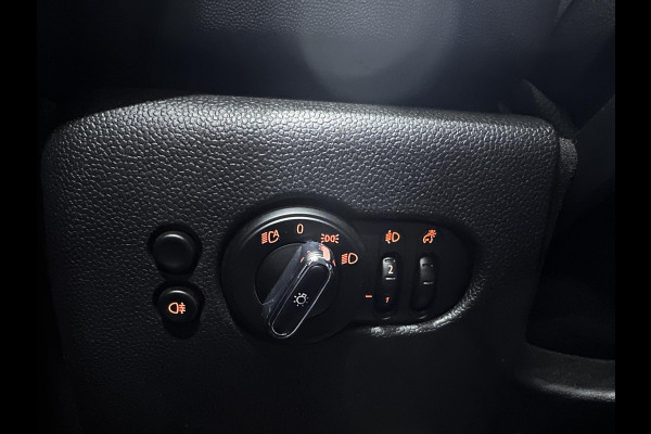 MINI Mini Electric Yours 33 kWh 136 pk Leder Harman/Kardon Navigatie Wireless Carplay Parkeersensoren VA Cruise Control Stoelverwarming Full Led Climate Control