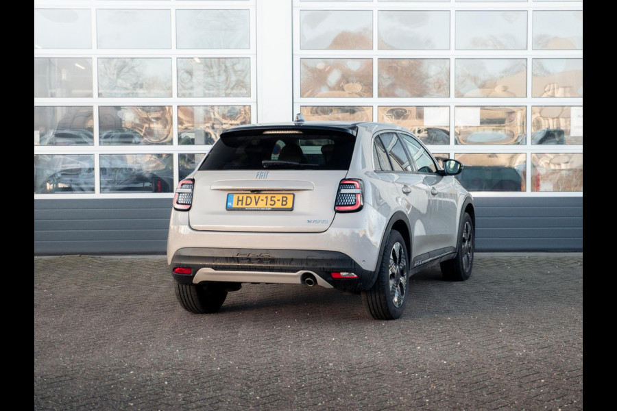 Fiat 600 1.2 Hybrid La Prima | Automaat | PDC | Adapt. Cruise | Clima | Apple Carplay | Stoelverwarming | Keyless | BSM | 18" | Camera