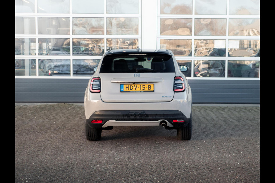 Fiat 600 1.2 Hybrid La Prima | Automaat | PDC | Adapt. Cruise | Clima | Apple Carplay | Stoelverwarming | Keyless | BSM | 18" | Camera