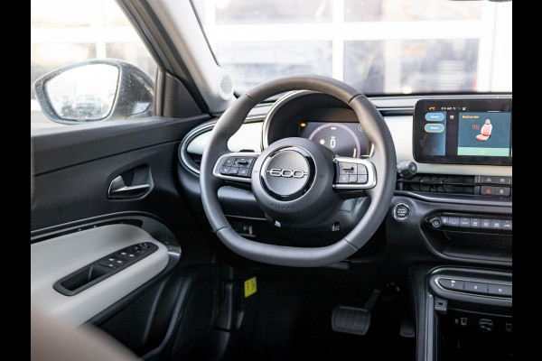 Fiat 600 1.2 Hybrid La Prima | Automaat | PDC | Adapt. Cruise | Clima | Apple Carplay | Stoelverwarming | Keyless | BSM | 18" | Camera