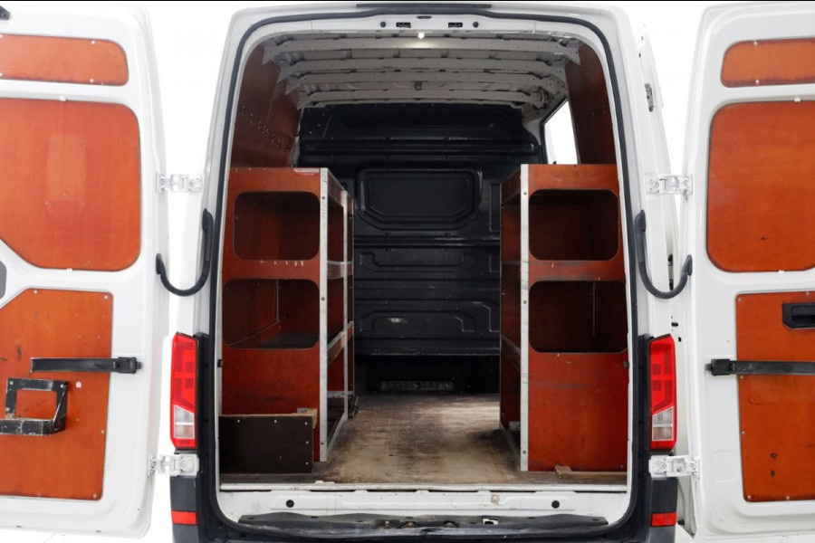 Volkswagen Crafter 35 2.0 TDI 177pk E6 RWD L3H3 (L2H2) Airco/Trekhaak 3500kg Airco 10-2018