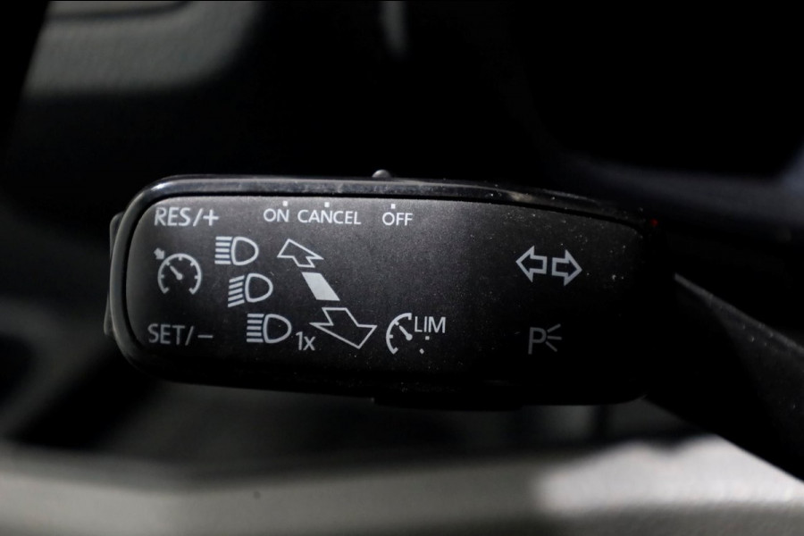 Volkswagen Crafter 35 2.0 TDI 177pk E6 RWD L3H3 (L2H2) Airco/Trekhaak 3500kg Airco 10-2018