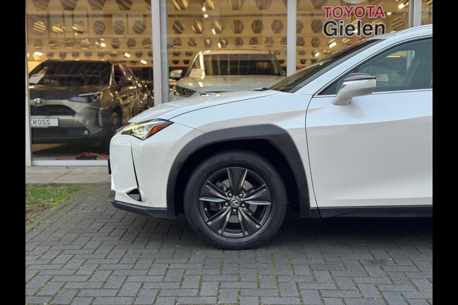 Lexus UX 250h Business Line Plus | Stoel + Stuurverwarming, Apple CarPlay/Android Auto, 17 inch, Keyless, Parkeercamera, Adaptive cruise