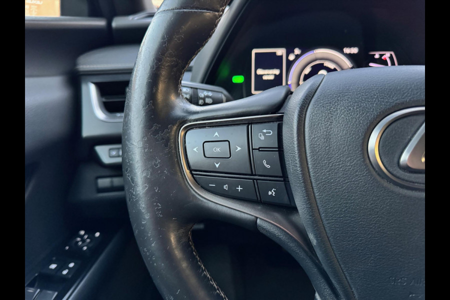 Lexus UX 250h Business Line Plus | Stoel + Stuurverwarming, Apple CarPlay/Android Auto, 17 inch, Keyless, Parkeercamera, Adaptive cruise
