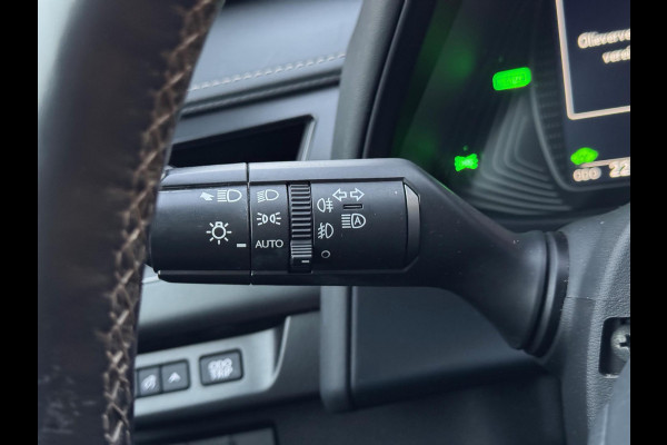 Lexus UX 250h Business Line Plus | Stoel + Stuurverwarming, Apple CarPlay/Android Auto, 17 inch, Keyless, Parkeercamera, Adaptive cruise