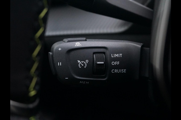 Peugeot e-2008 EV GT 54 kWh Camera pakket | 4 Seizoensbanden