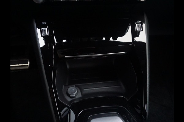 Peugeot e-2008 EV GT 54 kWh Camera pakket | 4 Seizoensbanden