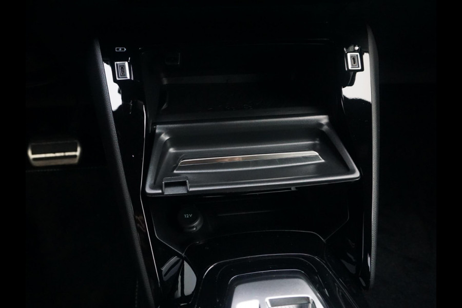 Peugeot e-2008 EV GT 54 kWh Camera pakket | 4 Seizoensbanden