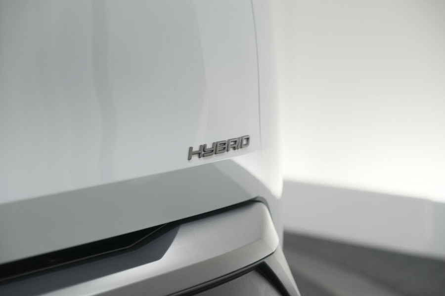 Peugeot 5008 Hybrid 136 e-DCS6 Allure | 7 Zitplaatsen | Camera | Stoelverwarming | Panoramic Navigation pack