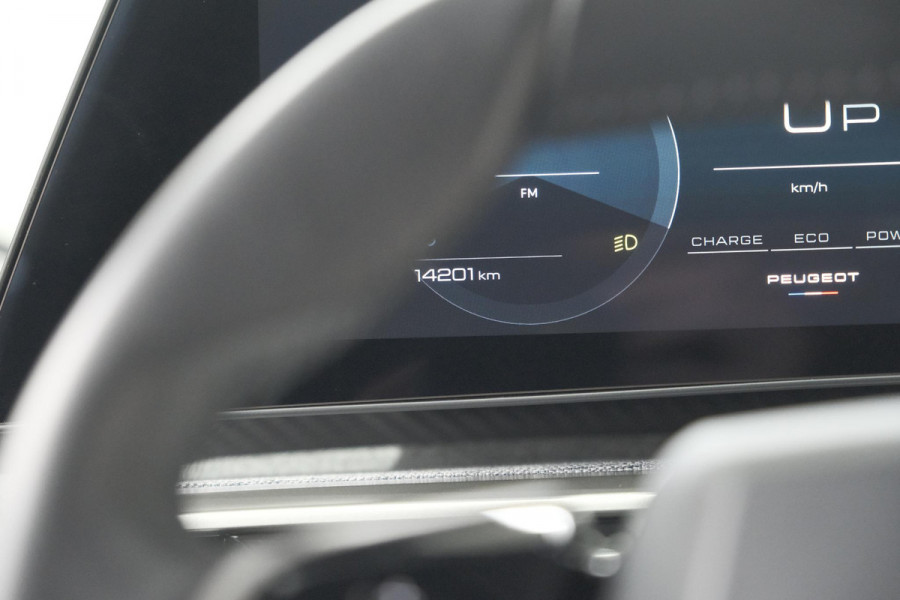 Peugeot 5008 Hybrid 136 e-DCS6 Allure | 7 Zitplaatsen | Camera | Stoelverwarming | Panoramic Navigation pack