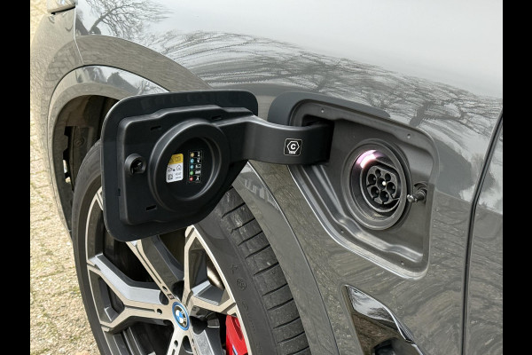 BMW X5 xDrive50e M SPORT PRO | PANORAMA | HARMAN KARDON | TREKHAAK | M STOELEN | ICONIC GLOW |