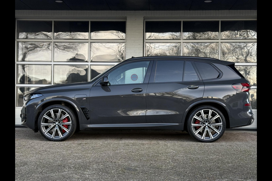 BMW X5 xDrive50e M SPORT PRO | PANORAMA | HARMAN KARDON | TREKHAAK | M STOELEN | ICONIC GLOW |