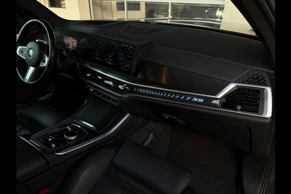 BMW X5 xDrive50e M SPORT PRO | PANORAMA | HARMAN KARDON | TREKHAAK | M STOELEN | ICONIC GLOW |