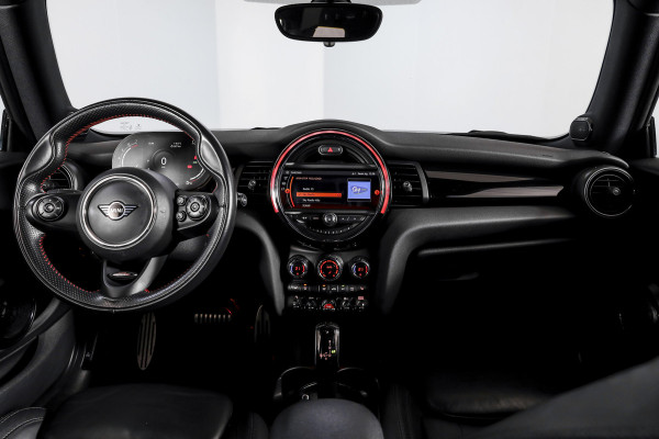 MINI Mini 1.5 Cooper Classic - Automaat Orig. NL | John Cooper Works Pakket | S/K Panodak | Dig.Cockpit | Cruise | PDC | Stoelverw. | ECC | NAV + App.Connect | LM 17" |
