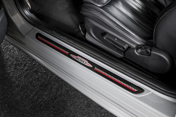 MINI Mini 1.5 Cooper Classic - Automaat Orig. NL | John Cooper Works Pakket | S/K Panodak | Dig.Cockpit | Cruise | PDC | Stoelverw. | ECC | NAV + App.Connect | LM 17" |