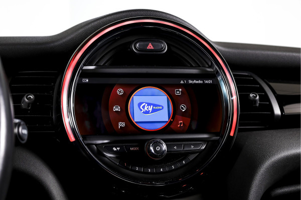 MINI Mini 1.5 Cooper Classic - Automaat Orig. NL | John Cooper Works Pakket | S/K Panodak | Dig.Cockpit | Cruise | PDC | Stoelverw. | ECC | NAV + App.Connect | LM 17" |