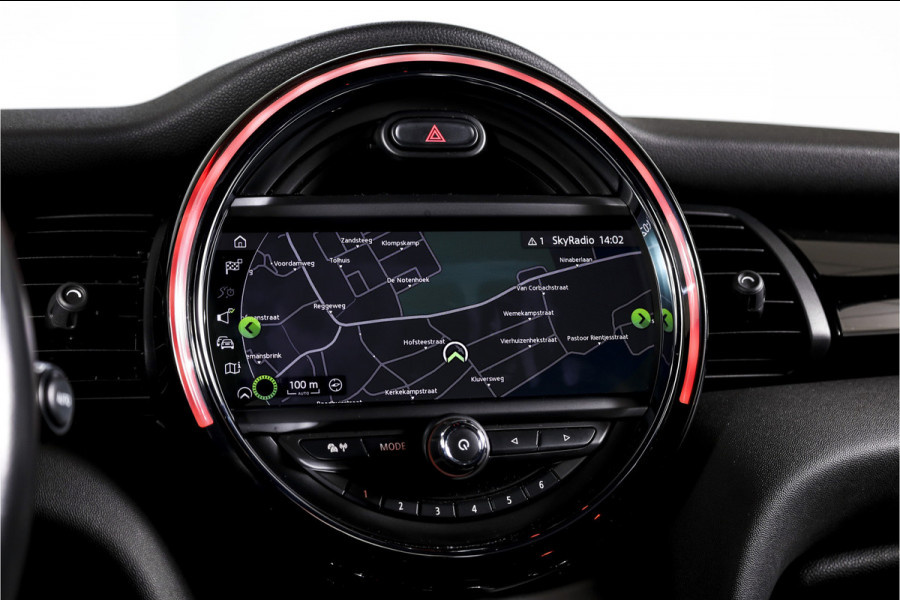 MINI Mini 1.5 Cooper Classic - Automaat Orig. NL | John Cooper Works Pakket | S/K Panodak | Dig.Cockpit | Cruise | PDC | Stoelverw. | ECC | NAV + App.Connect | LM 17" |