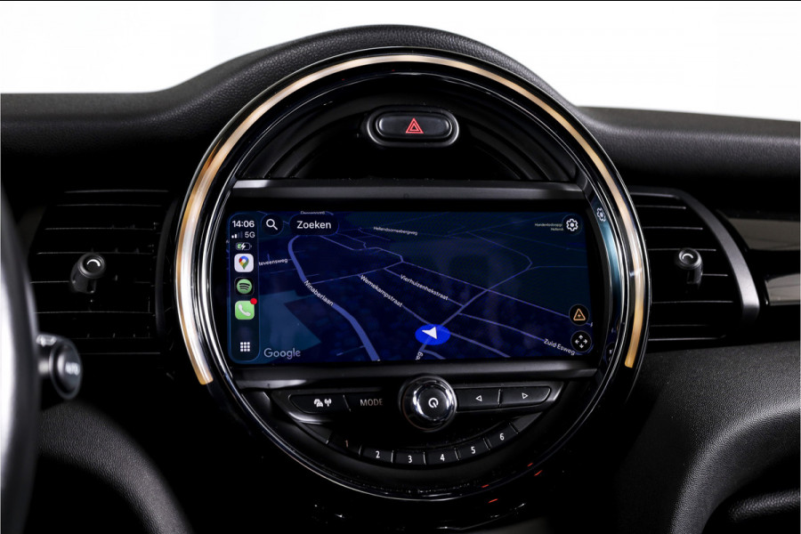 MINI Mini 1.5 Cooper Classic - Automaat Orig. NL | John Cooper Works Pakket | S/K Panodak | Dig.Cockpit | Cruise | PDC | Stoelverw. | ECC | NAV + App.Connect | LM 17" |