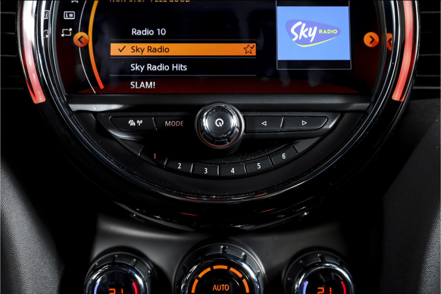 MINI Mini 1.5 Cooper Classic - Automaat Orig. NL | John Cooper Works Pakket | S/K Panodak | Dig.Cockpit | Cruise | PDC | Stoelverw. | ECC | NAV + App.Connect | LM 17" |