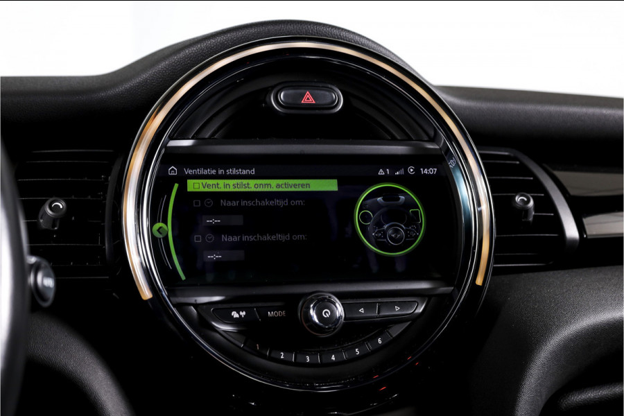 MINI Mini 1.5 Cooper Classic - Automaat Orig. NL | John Cooper Works Pakket | S/K Panodak | Dig.Cockpit | Cruise | PDC | Stoelverw. | ECC | NAV + App.Connect | LM 17" |