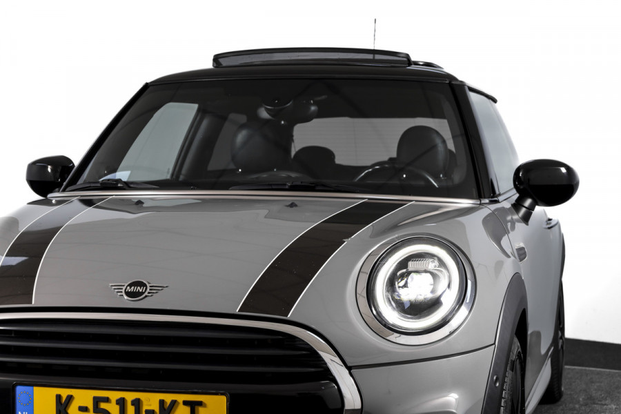 MINI Mini 1.5 Cooper Classic - Automaat Orig. NL | John Cooper Works Pakket | S/K Panodak | Dig.Cockpit | Cruise | PDC | Stoelverw. | ECC | NAV + App.Connect | LM 17" |