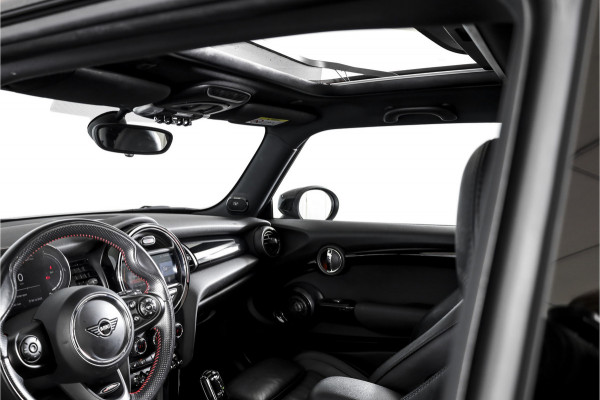 MINI Mini 1.5 Cooper Classic - Automaat Orig. NL | John Cooper Works Pakket | S/K Panodak | Dig.Cockpit | Cruise | PDC | Stoelverw. | ECC | NAV + App.Connect | LM 17" |