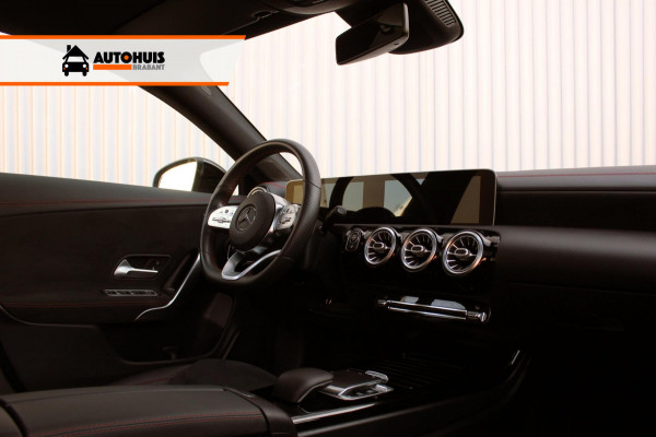 Mercedes-Benz CLA-Klasse Shooting Brake CLA 220 Aut. AMG Line Night, Pano, Sfeerverl.
