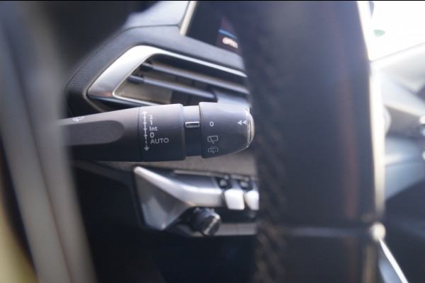 Peugeot 3008 1.2 PureTech 130pk Allure -PANO-ECC-CAM-NAVI-