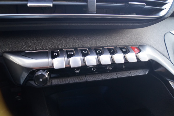 Peugeot 3008 1.2 PureTech 130pk Allure -PANO-ECC-CAM-NAVI-