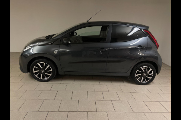 Toyota Aygo 1.0 VVT-i x-play AIRCO NAVI VIA APP BLUETOOTH ELEK RAMEN CENT VERG VELGEN 5DRS PRIVACYGLAS NIEUWSTAAT