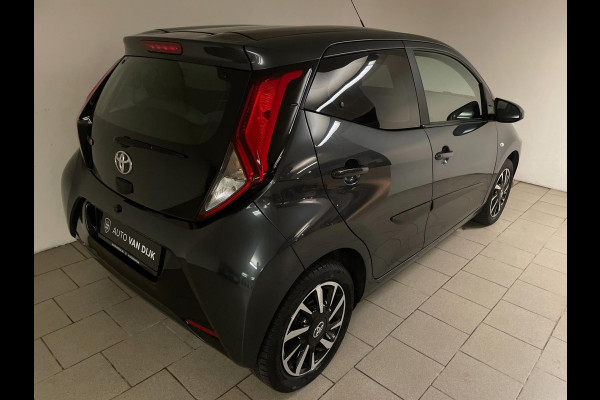 Toyota Aygo 1.0 VVT-i x-play AIRCO NAVI VIA APP BLUETOOTH ELEK RAMEN CENT VERG VELGEN 5DRS PRIVACYGLAS NIEUWSTAAT